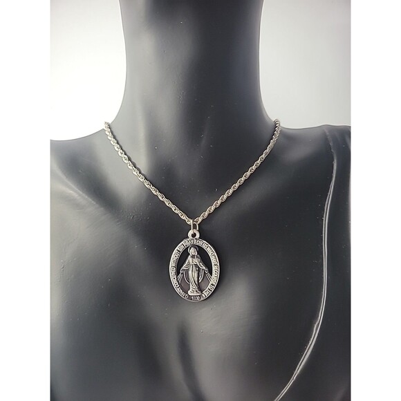Vintage Necklace Chain Silver Tone Medal of Immaculate Conception Charm Jewelry - Picture 1 of 13